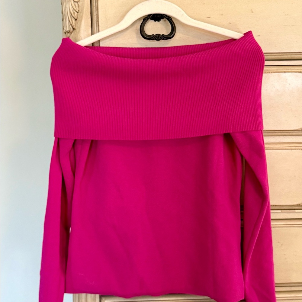 💕 Ann Taylor Off Shoulder Fuchsia Sweate